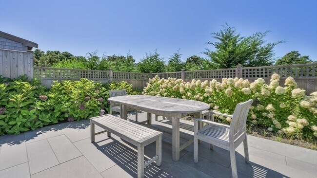 Building Photo - 11 Miller Ln