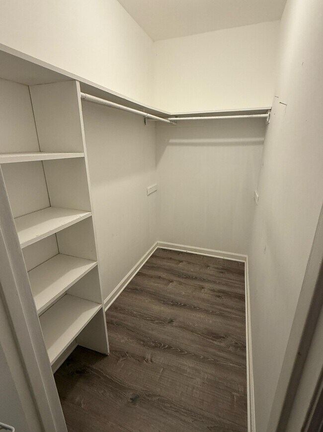 Building Photo - 8909 Quail Run Dr