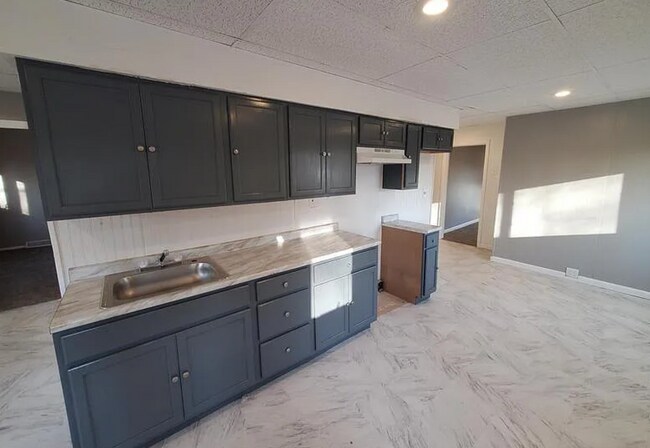 Building Photo - 5301 Hamilton Ave