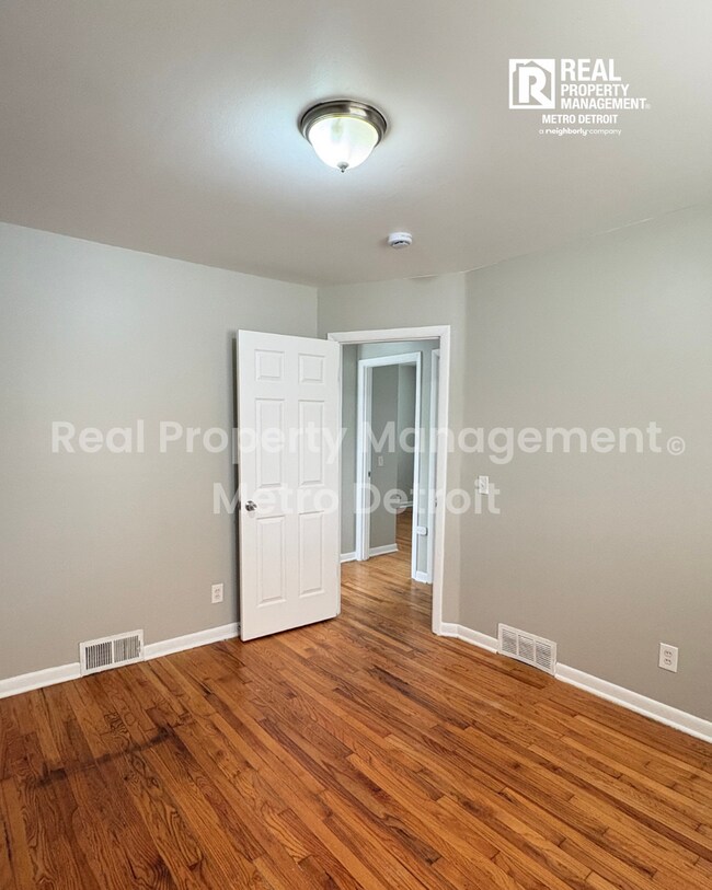 Building Photo - 22706 Hillock Ave