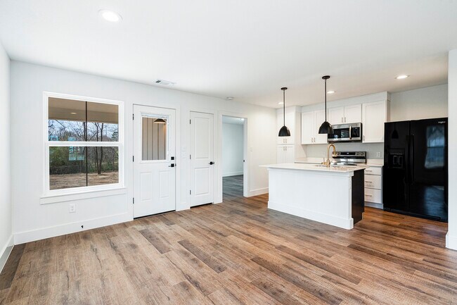 Building Photo - 1521 S Rusk Ave