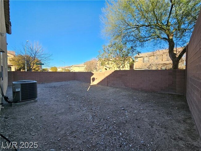Building Photo - 33 Fern Tree Ct