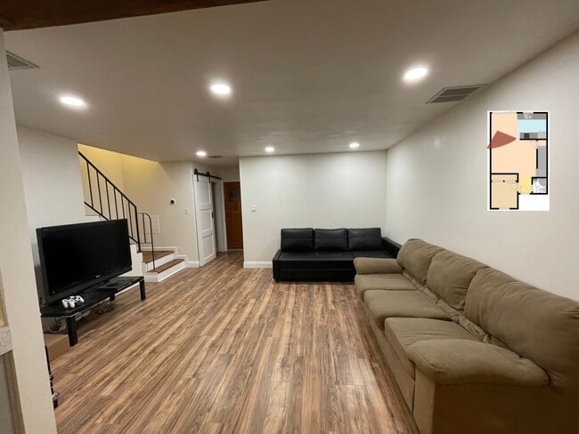 Building Photo - Fair Oaks Townhouse