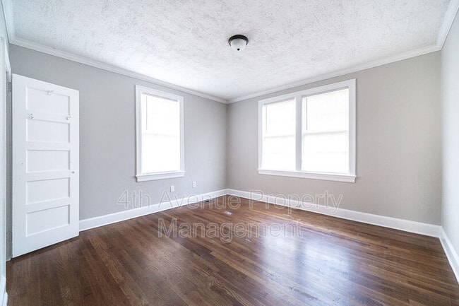 Building Photo - 65 W Shadburn Ave