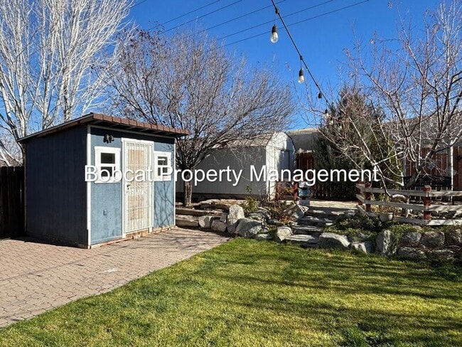 Building Photo - 2319 Blue Haven Ln