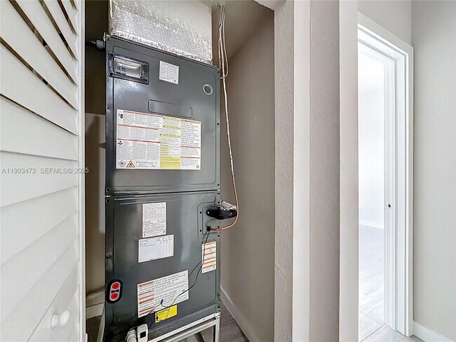 Building Photo - 410 NW 41st St