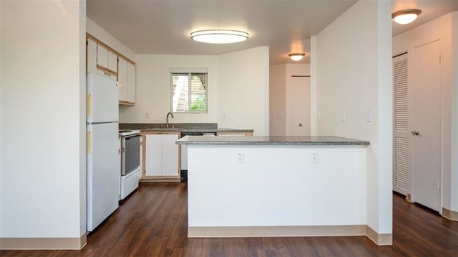 Building Photo - Main Street Village