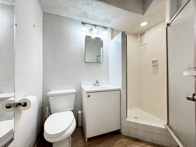 Building Photo - Pet Friendly Gold Coast Condo Fronting the...