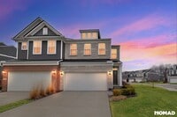 Building Photo - 2851 Fairgrove Cres