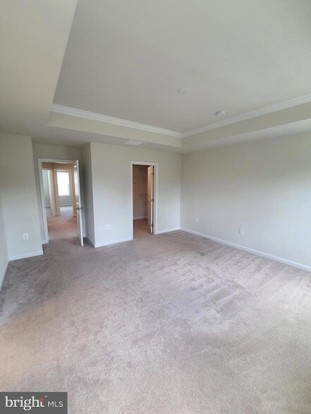 Building Photo - 1006 Valley Run Dr