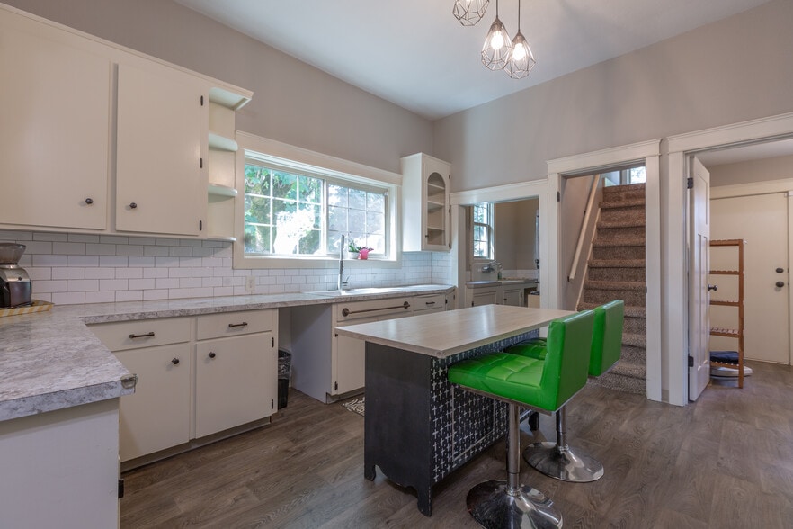 Building Photo - 3410 Q St