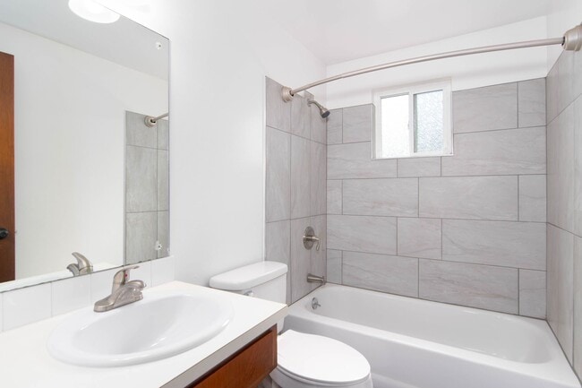 Building Photo - Freshly Updated 2 Bed 1 Bath Spokane Valle...