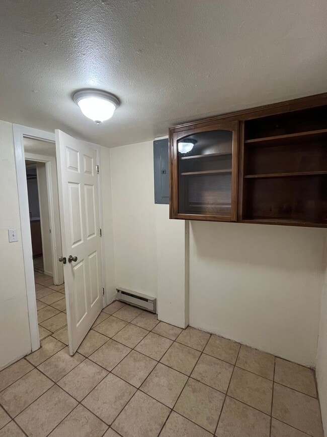 Building Photo - Charming 2-bedroom, 1-bathroom in Downtown Albany!