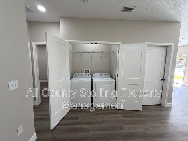 Building Photo - 1418 SE Magnolia Loop