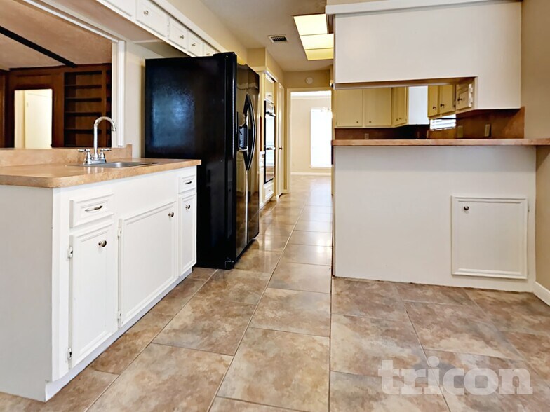Building Photo - 1838 Turtle Creek Dr