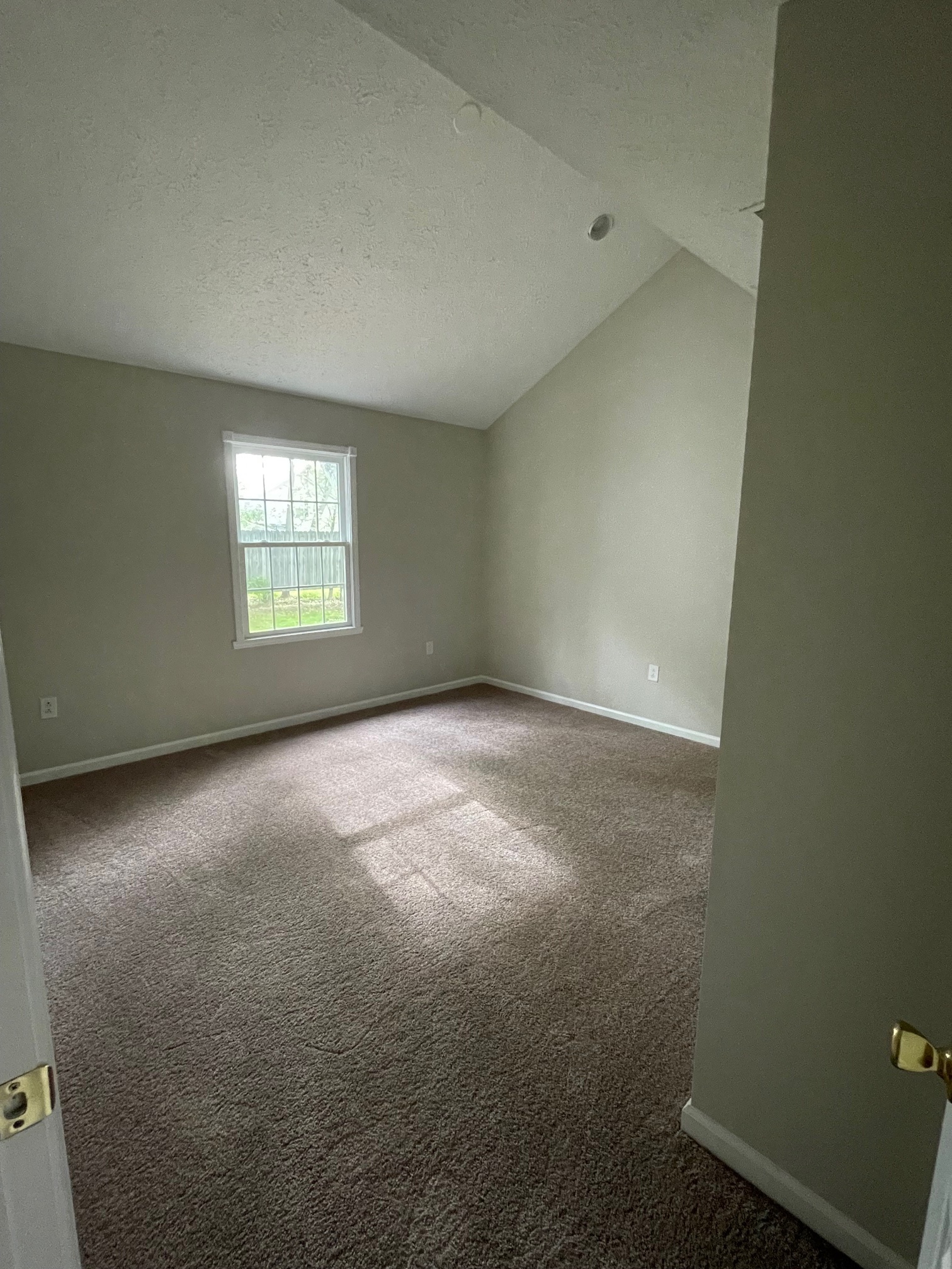Building Photo - 10755 Ruckle St