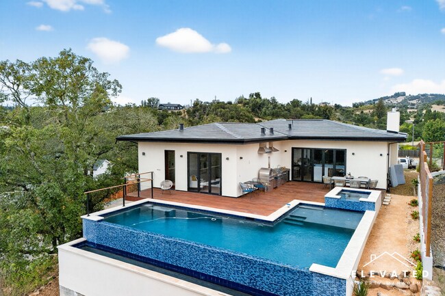 Primary Photo - 5044 Linda Ln