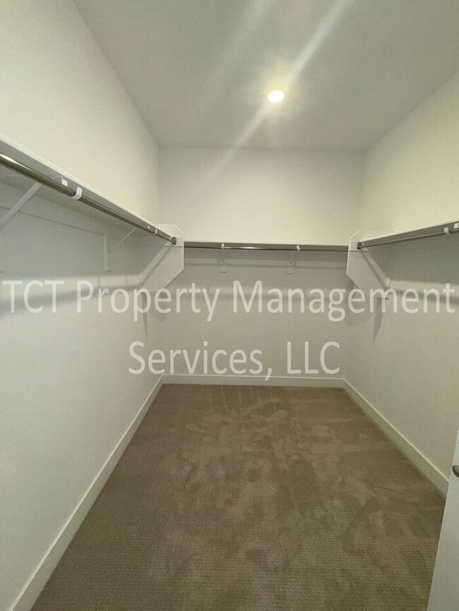 Building Photo - Beautiful New Build in North Creek Community