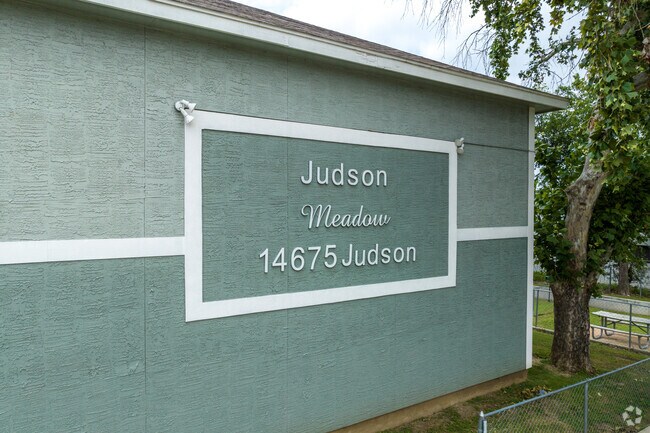 Building Photo - Judson Meadow