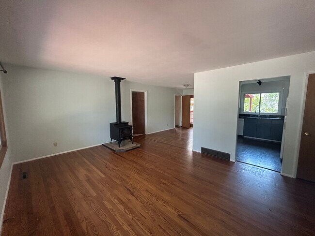 Building Photo - 1618 Querida Dr
