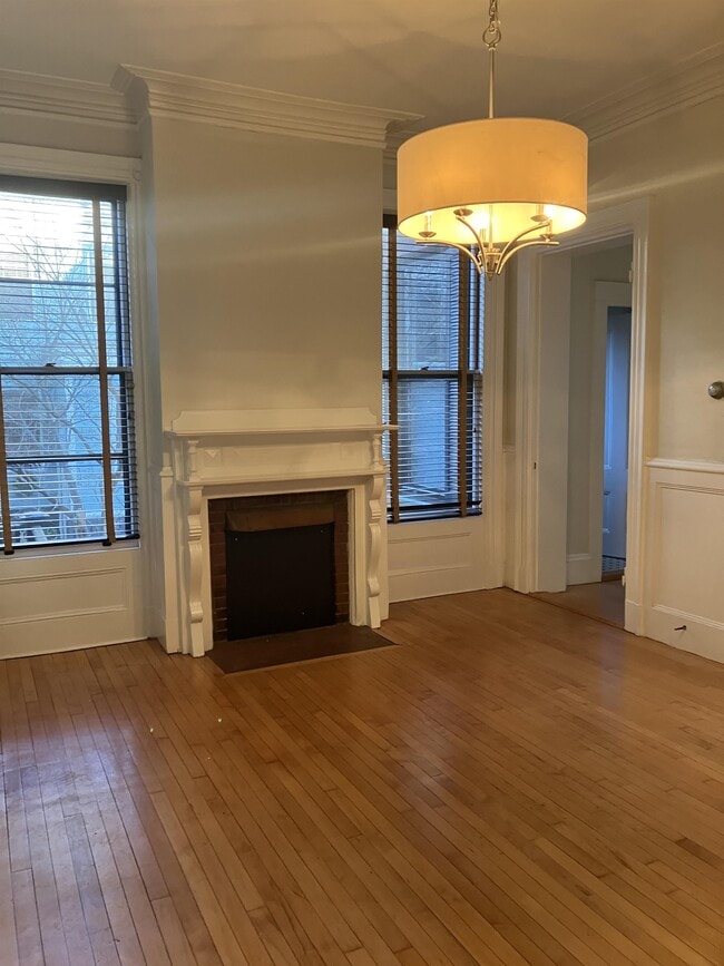 Building Photo - 322 Spring St