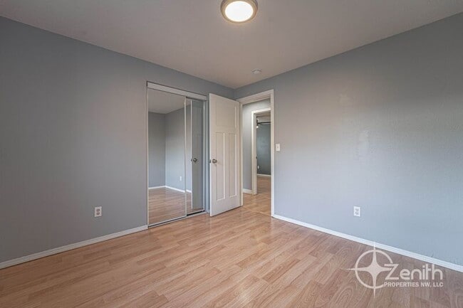 Building Photo - 15408 NE 90th St