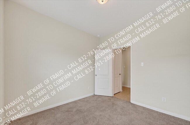 Building Photo - 2126 Redbud Dr