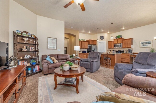Building Photo - "Charming 3-Bedroom Home with 2 Full Baths in Boise's Sought-After West Dover Heights!"