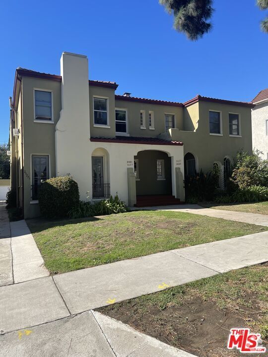 Building Photo - 2021 N Vermont Ave
