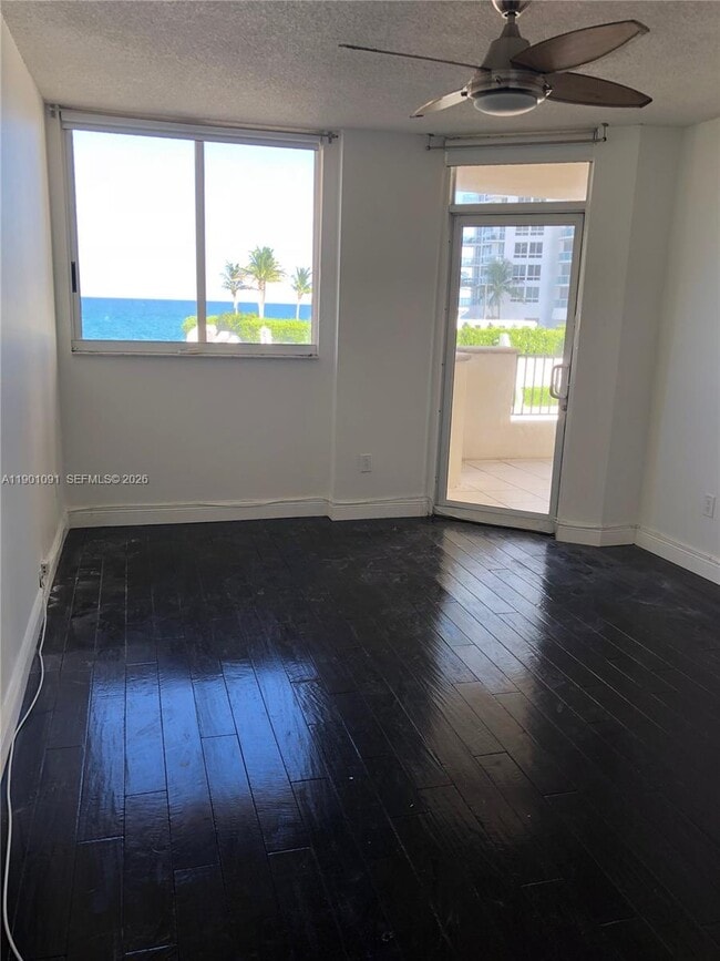 Building Photo - 6422 Collins Ave