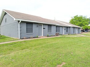 Building Photo - Updated Arkansas Unit at Brookridge