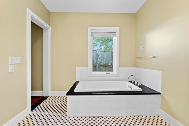 Building Photo - 2609 Oak Haven Dr