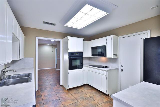 Building Photo - 4025 Inverrary Dr