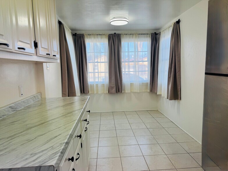 Building Photo - 10609 Mountain View Ave