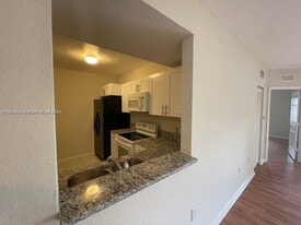 Building Photo - 1133 Golden Lakes Blvd