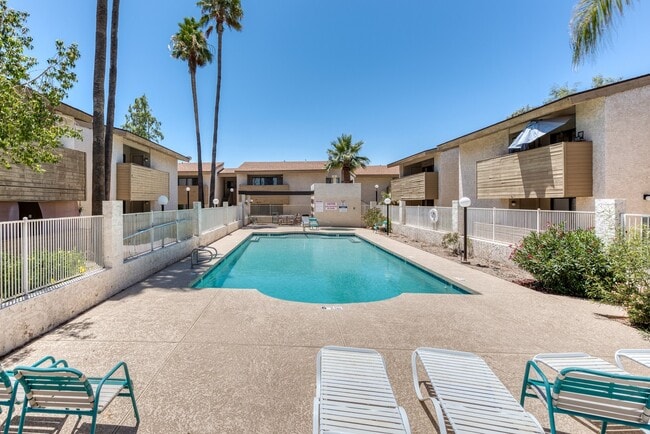 Building Photo - Gorgeous 2 bedroom, 2 bathroom in the Hear...