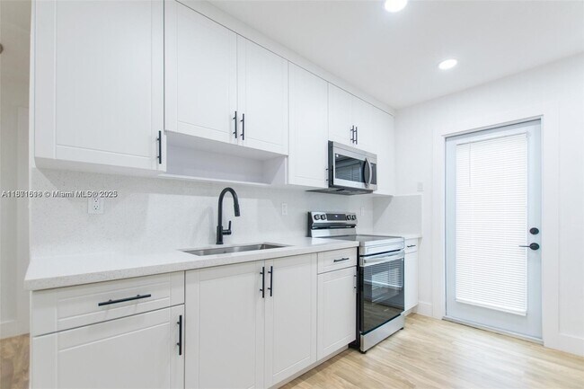 Building Photo - 11520 SW 142nd Terrace