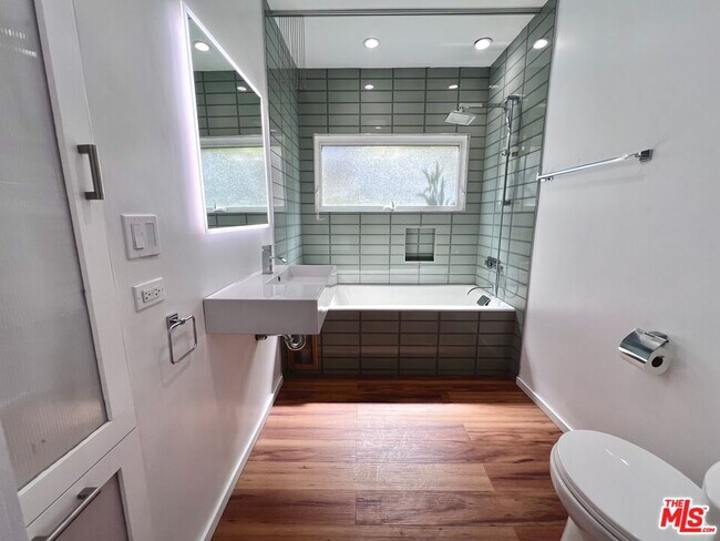 Building Photo - 832 Indiana Ave