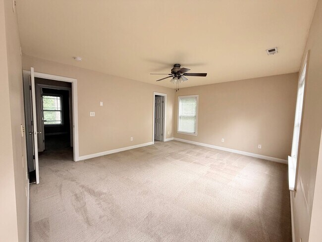 Building Photo - 4073 Landover Ln