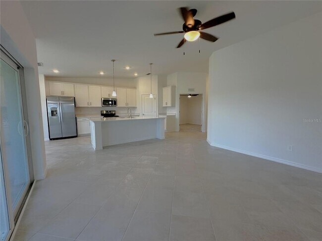 Building Photo - 14271 Heritage Landing Blvd