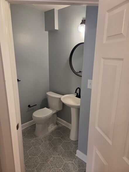 Building Photo - 415 Ford St