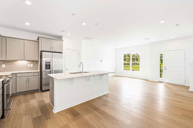 Building Photo - 16341 Leading St