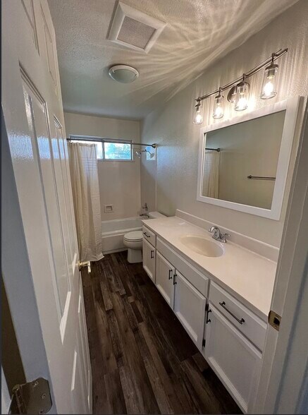 Building Photo - 1642 Prentiss Dr