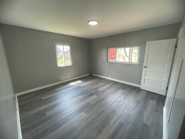 Building Photo - Charming 2-Bedroom, 1.5-Bath Home for Rent...