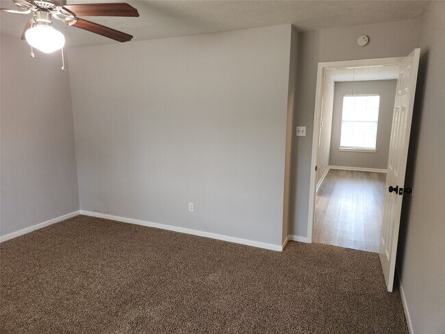 Building Photo - 2611 Anthony-Hay Ln