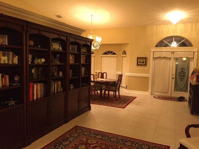 Building Photo - 14044 Aster Ave