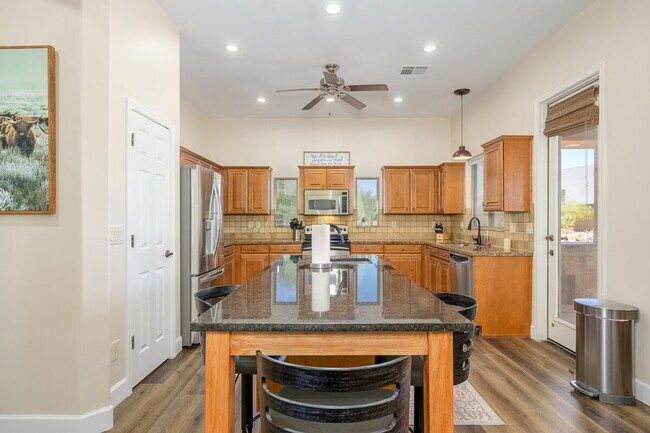 Building Photo - 39609 N 2nd Way