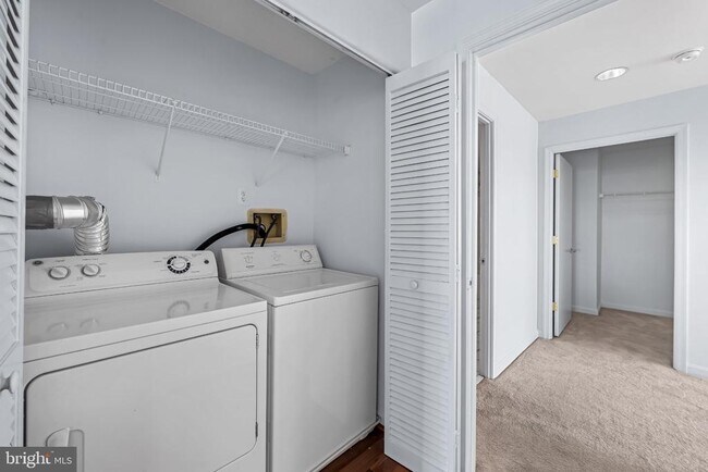 Building Photo - 2702 Lighthouse Point E