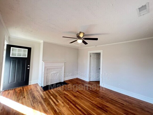 Building Photo - 102 W Summit Ave