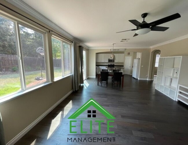 Building Photo - Beautiful 4-Bedroom Home in Desirable Ranc...